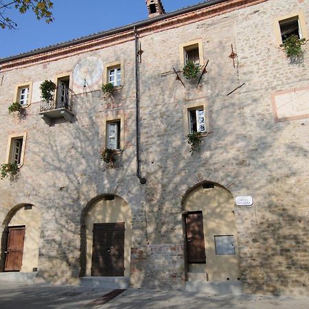 Dimora Storico Romantica Il Sole E La Luna Cerretto Langhe Экстерьер фото