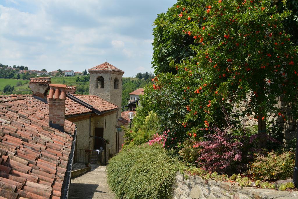 Dimora Storico Romantica Il Sole E La Luna Cerretto Langhe Экстерьер фото