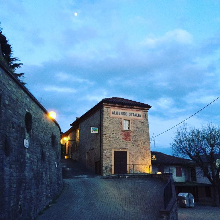 Dimora Storico Romantica Il Sole E La Luna Cerretto Langhe Экстерьер фото