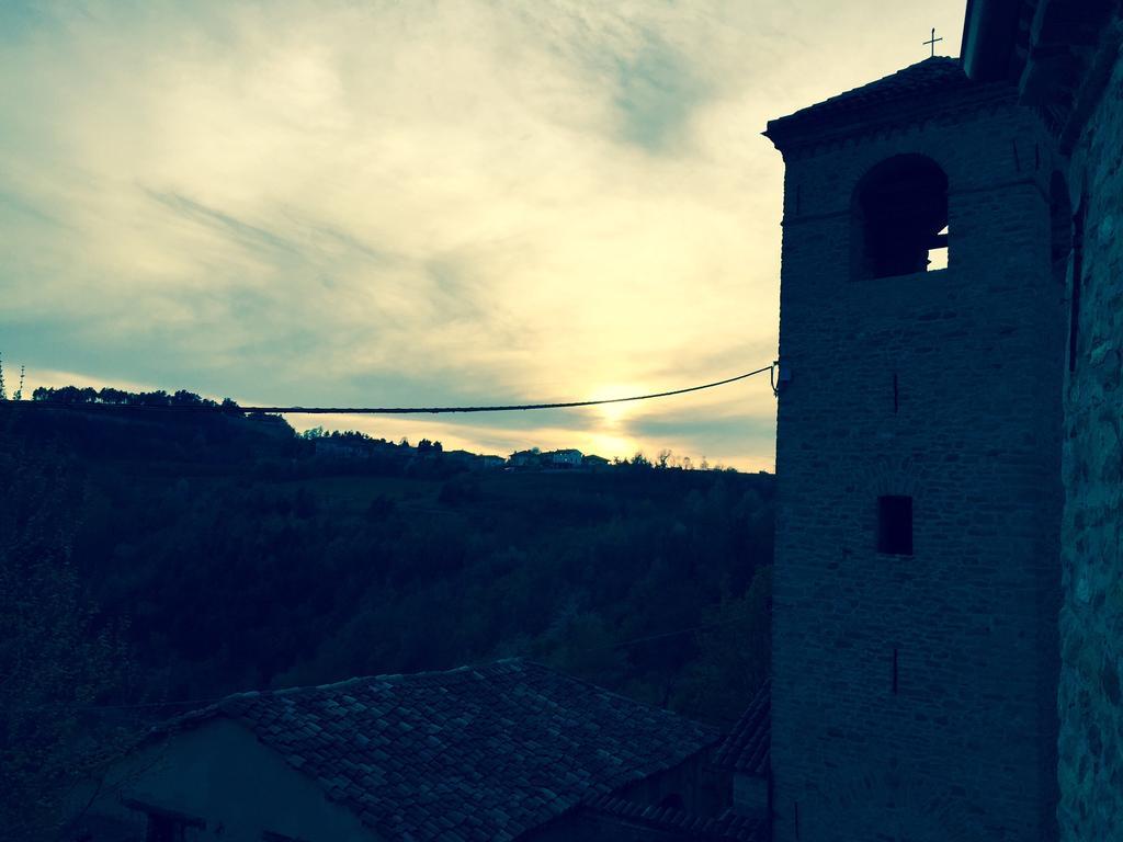 Dimora Storico Romantica Il Sole E La Luna Cerretto Langhe Экстерьер фото