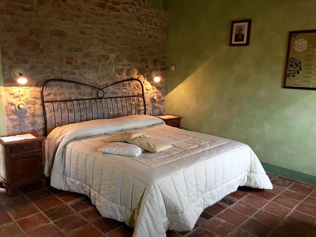 Dimora Storico Romantica Il Sole E La Luna Cerretto Langhe Номер фото